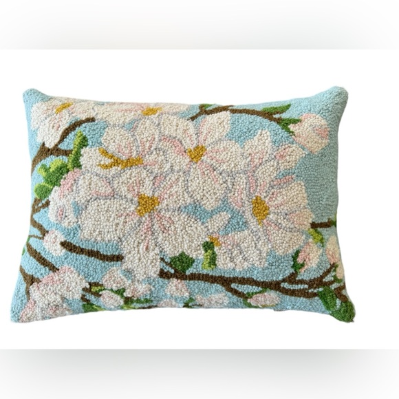Peking Handicraft Cherry Blossoms Poly Fill‎ Hook Throw Pillow 20 X 15 - Picture 1 of 4